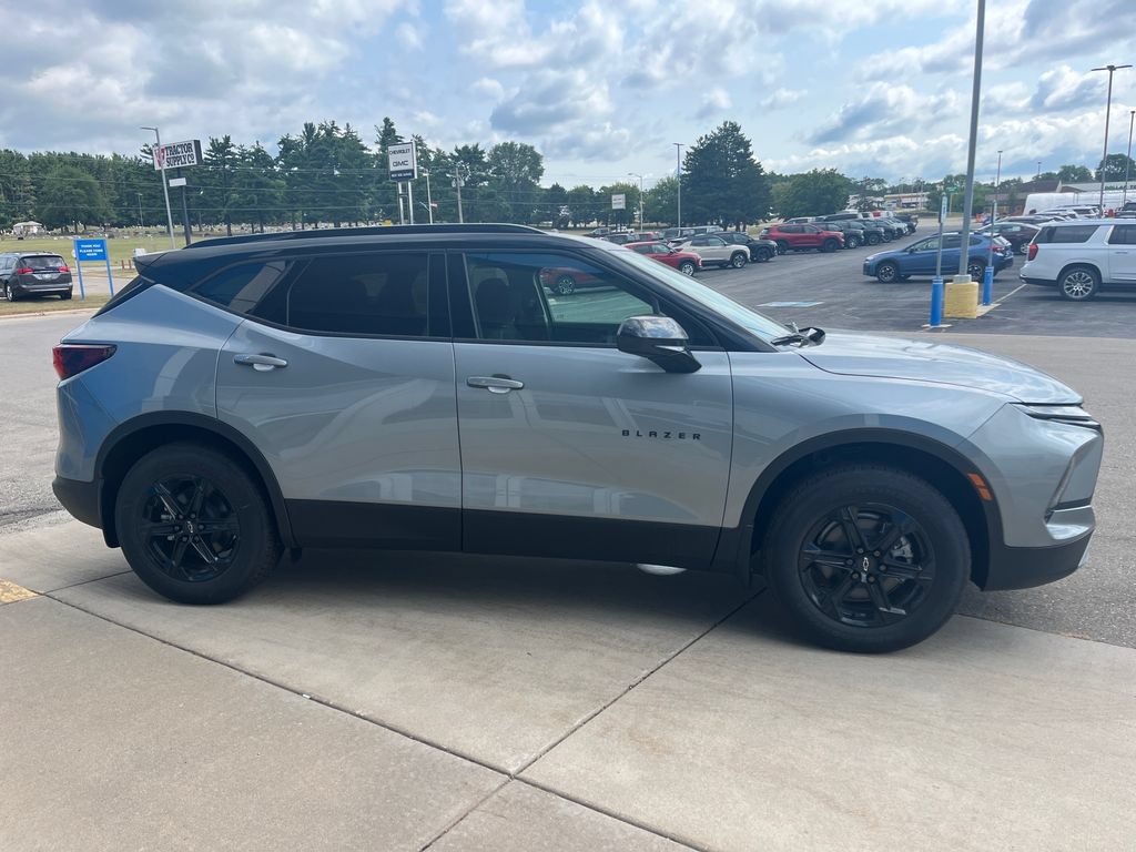 New 2026 Chevrolet Blazer LT w/ Convenience Package AWD/4WD image 4