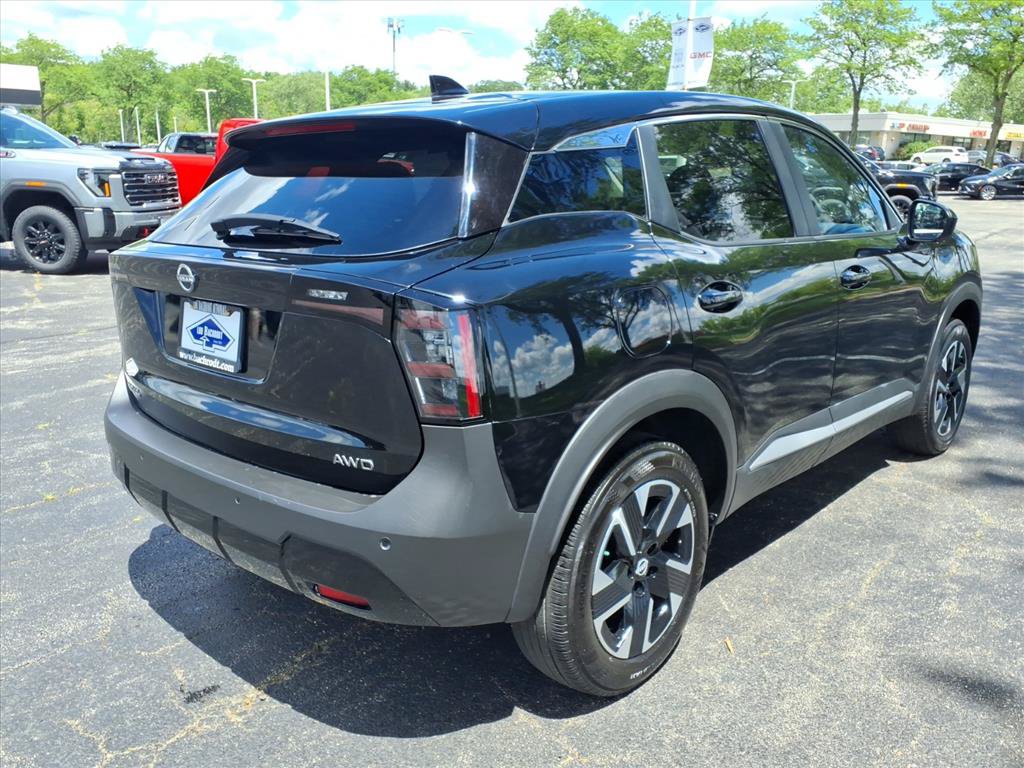 Used 2025 Nissan Kicks SV AWD/4WD image 7