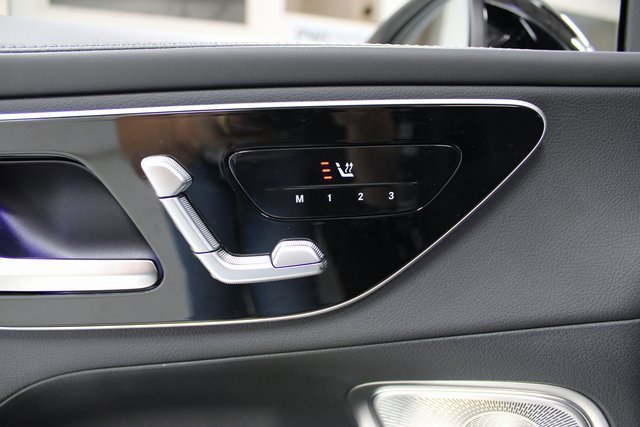 Used 2024 Mercedes-Benz GLC 300 image 21