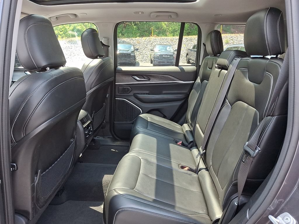 Used 2022 Jeep Grand Cherokee Limited AWD/4WD image 14
