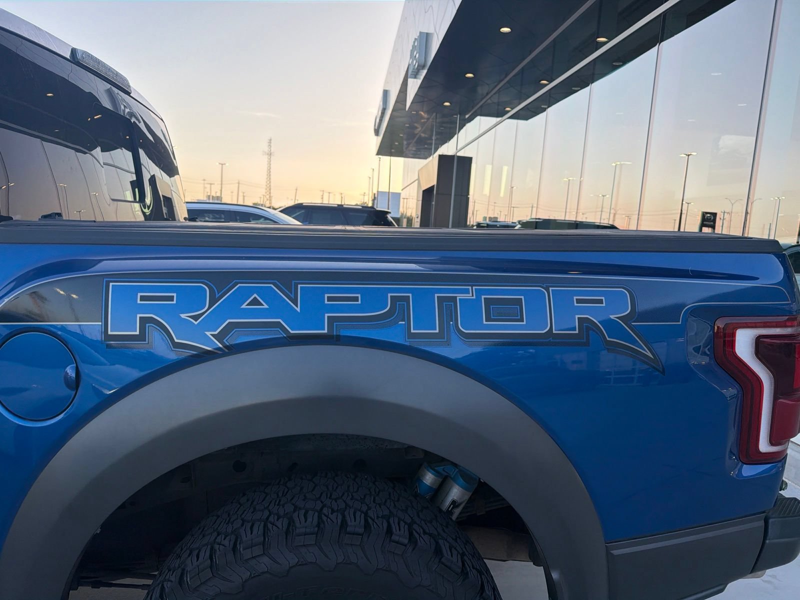 Used 2018 Ford F150 Raptor w/ Equipment Group 802A Luxury AWD/4WD image 9