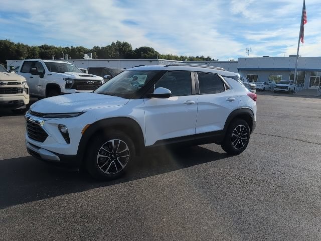 Used 2025 Chevrolet TrailBlazer LT w/ LT Cold Weather Package