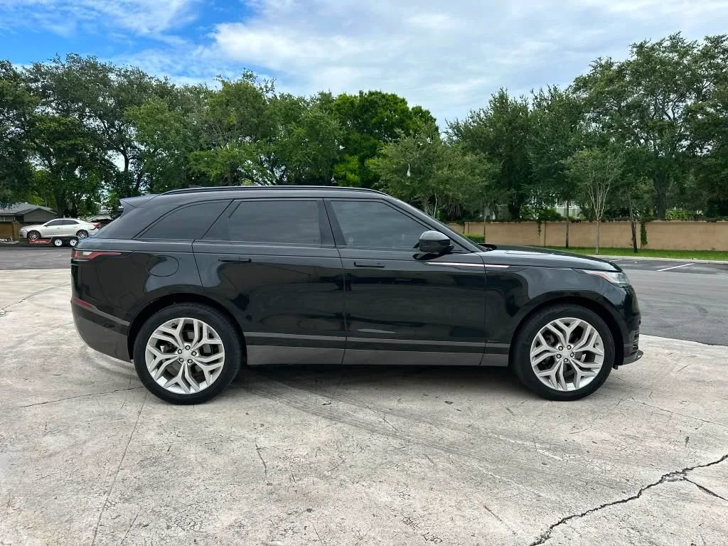 Used 2019 Land Rover Range Rover Velar R-Dynamic SE AWD/4WD image 4