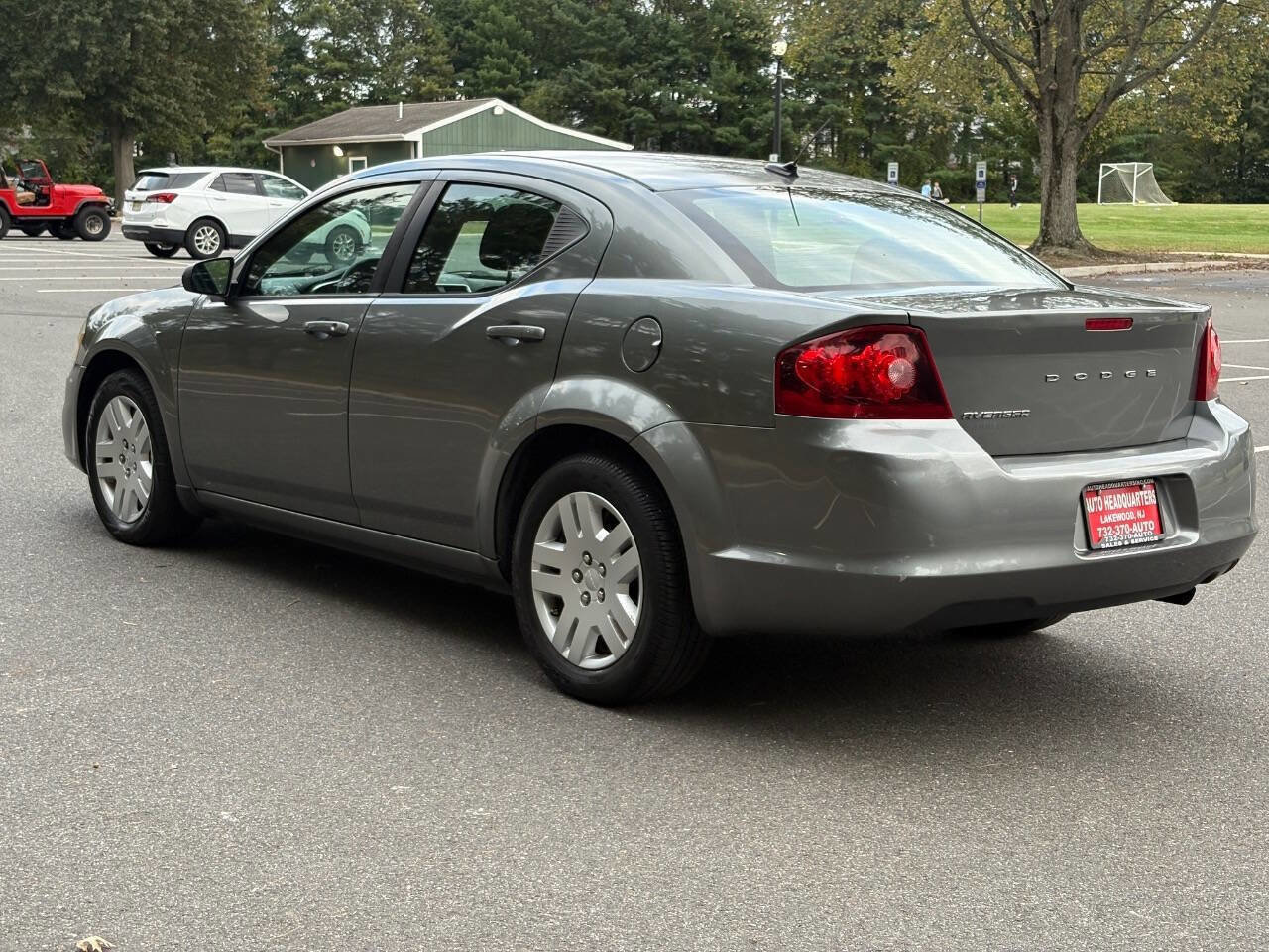 Used 2013 Dodge Avenger SE image 8