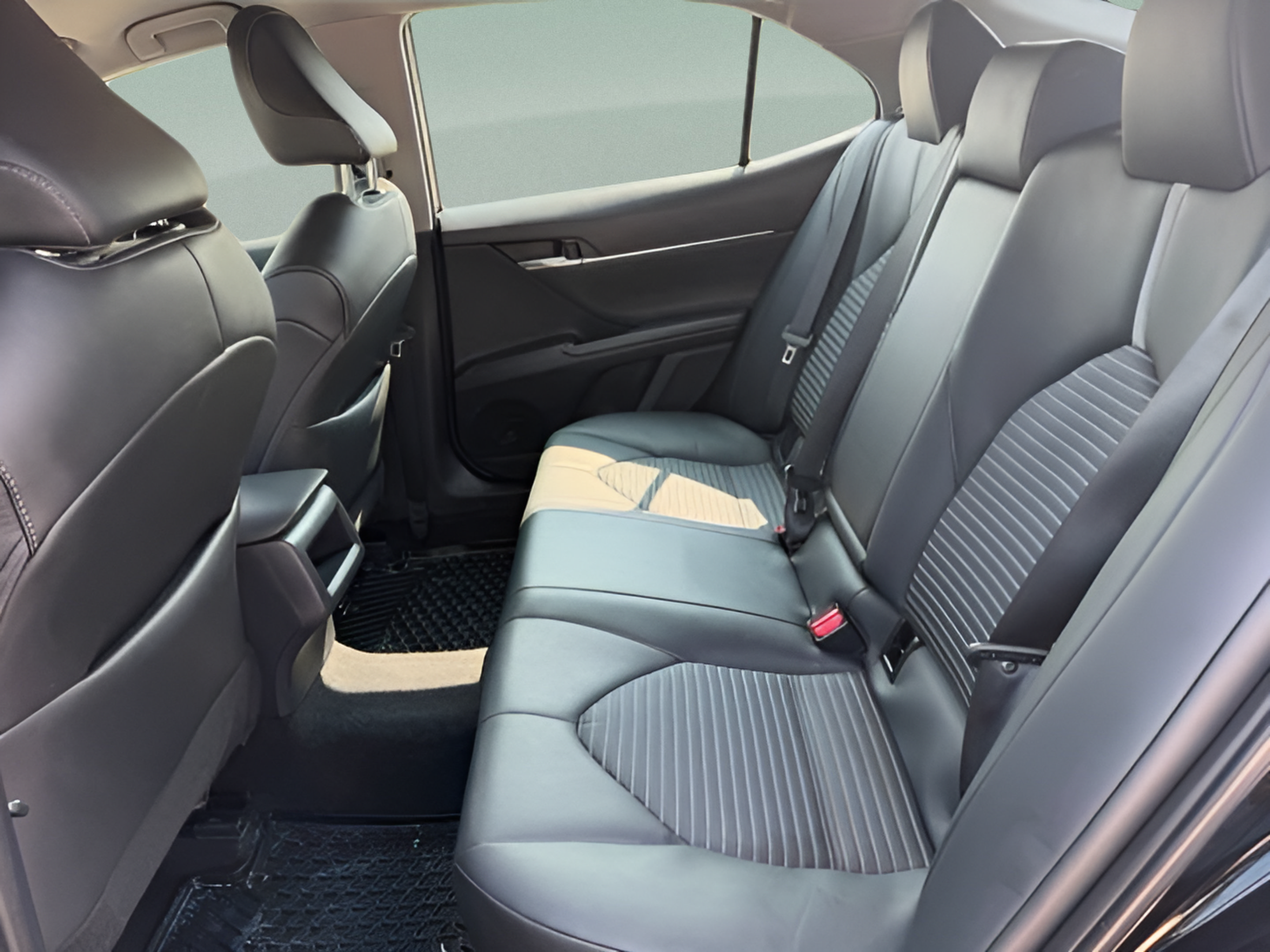 Used 2024 Toyota Camry SE FWD image 24