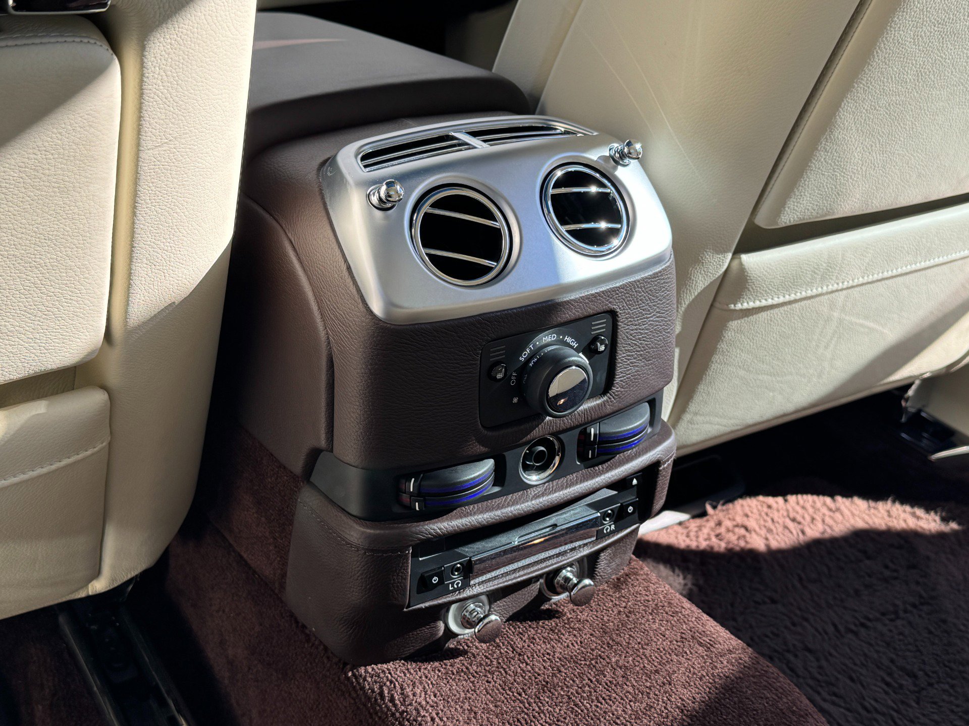 Used 2013 Rolls-Royce Ghost image 61