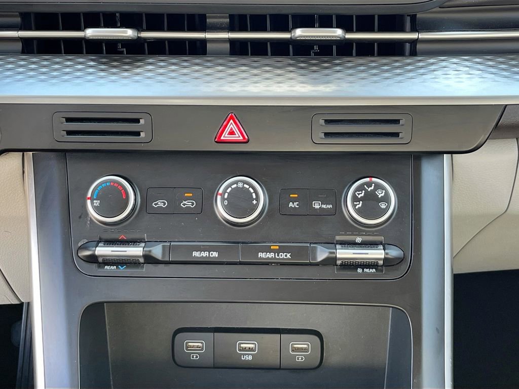 Certified 2024 Kia Carnival LX image 16