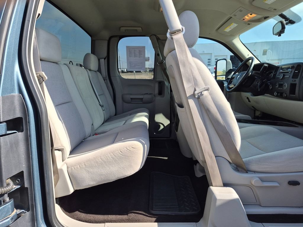 Used 2009 Chevrolet Silverado 2500 LT w/ Interior Plus Package AWD/4WD image 20