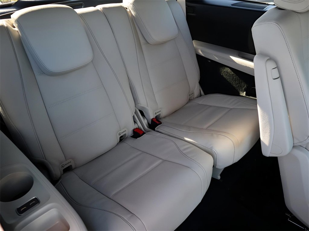 New 2026 Mercedes-Benz GLS 450 4MATIC image 24