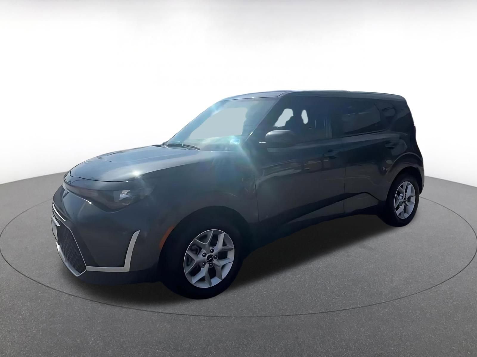 Used 2025 Kia Soul LX w/ LX Technology Package image 8