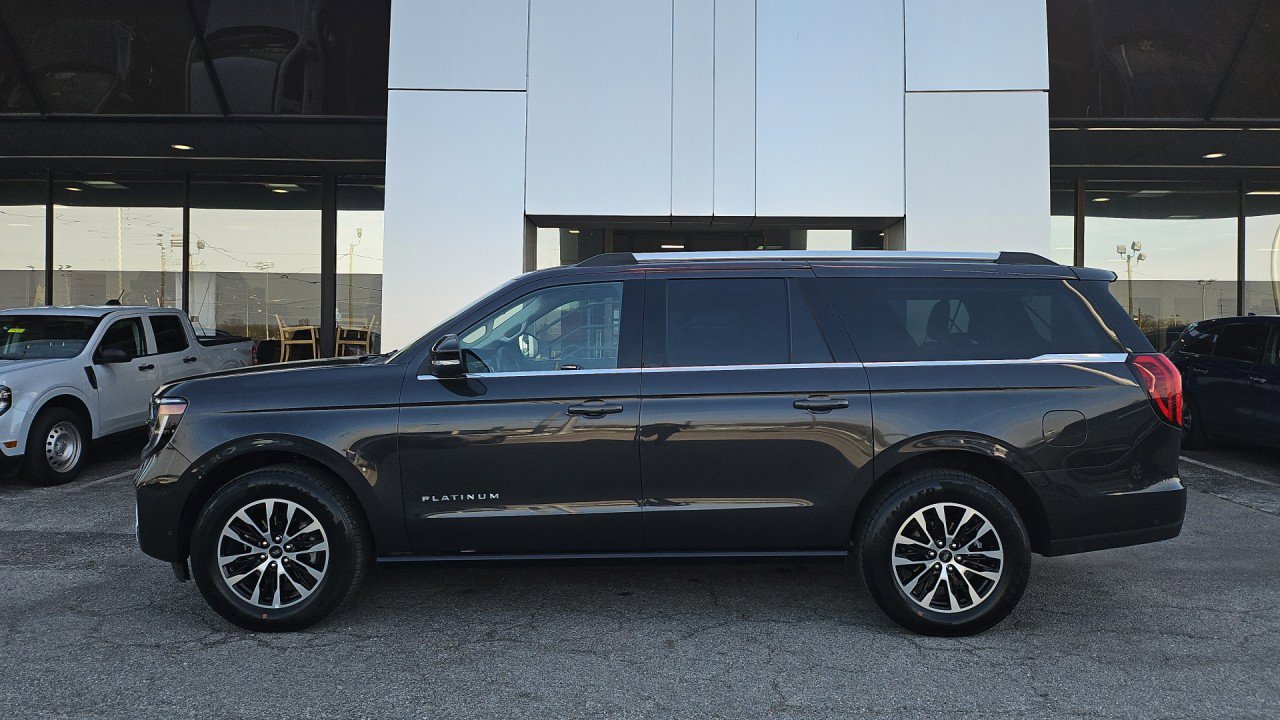 Used 2025 Ford Expedition Max Platinum AWD/4WD image 2