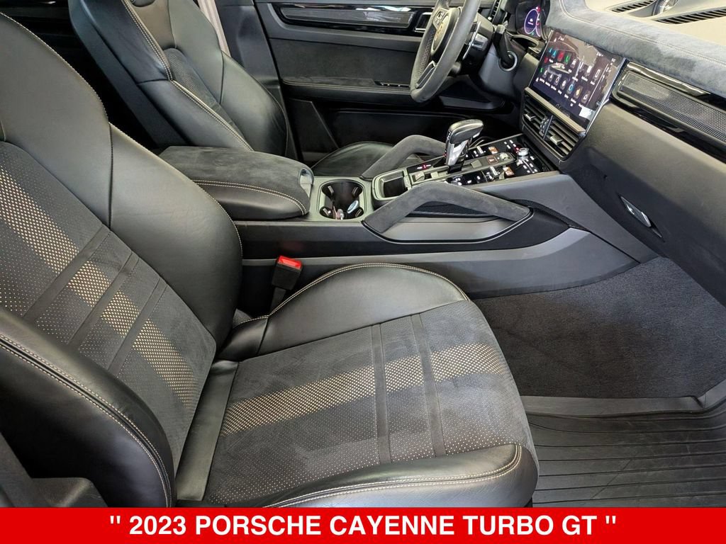 Used 2023 Porsche Cayenne Turbo GT AWD/4WD image 33
