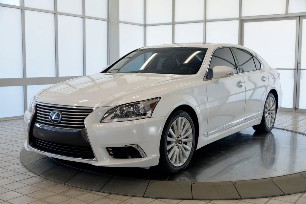 Used 2017 Lexus LS 460 AWD w/ Comfort Package image 4