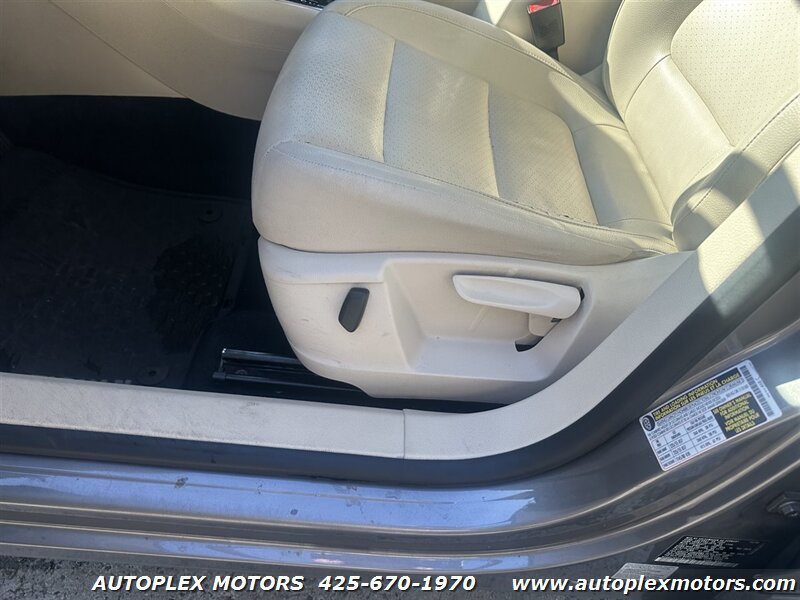 Used 2010 Volkswagen Tiguan S AWD/4WD image 12