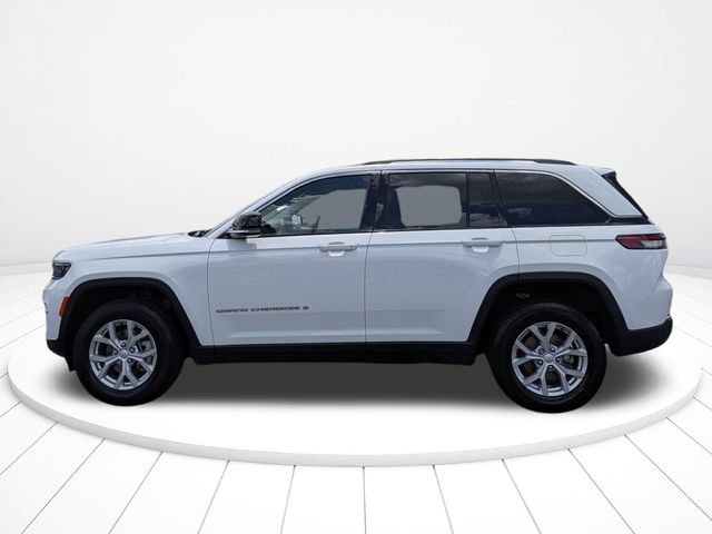 Used 2023 Jeep Grand Cherokee Limited AWD/4WD image 6
