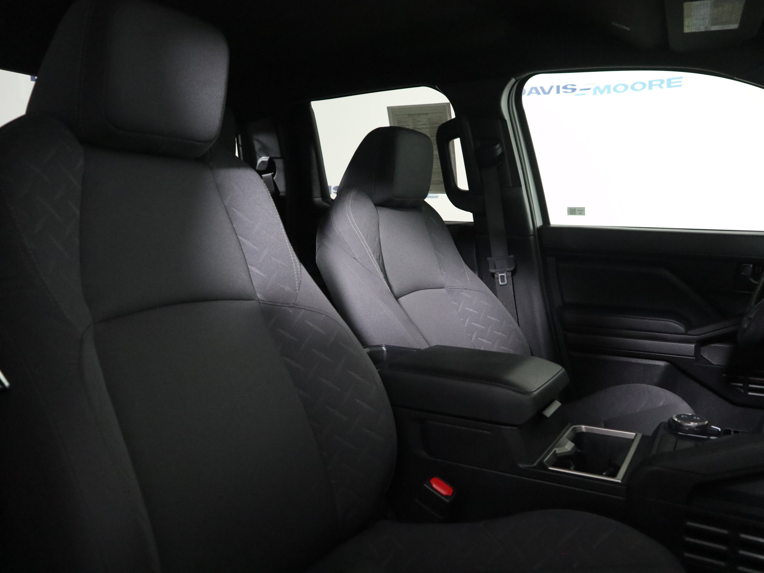 Used 2025 Toyota Tacoma SR5 AWD/4WD image 20