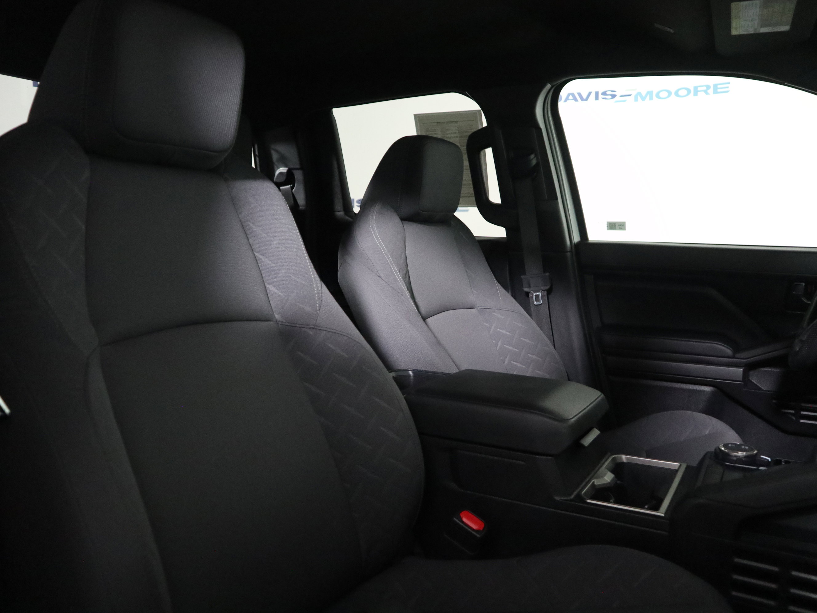 Used 2025 Toyota Tacoma SR5 AWD/4WD image 20