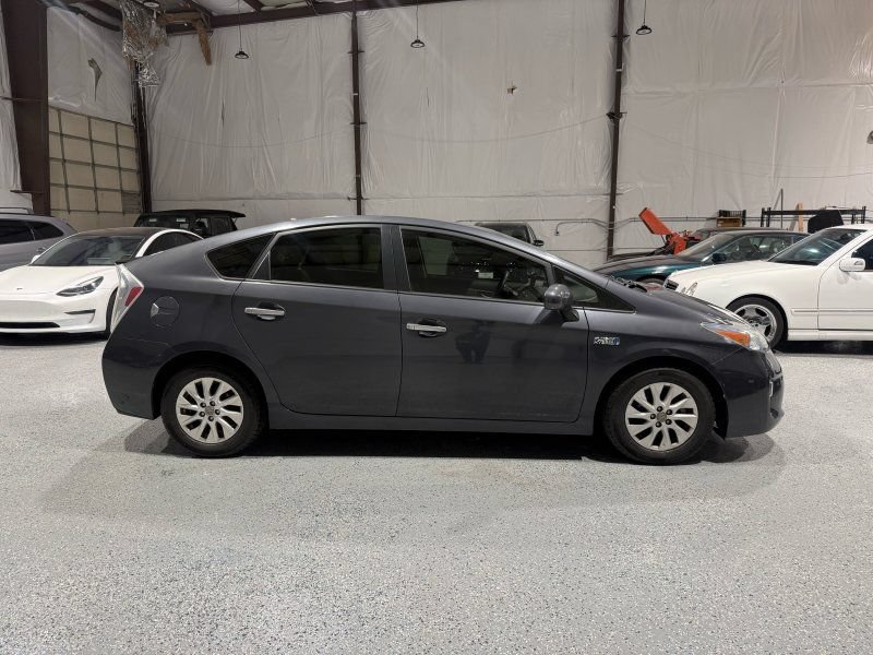Used 2014 Toyota Prius Prime Plug-In Hybrid FWD image 2