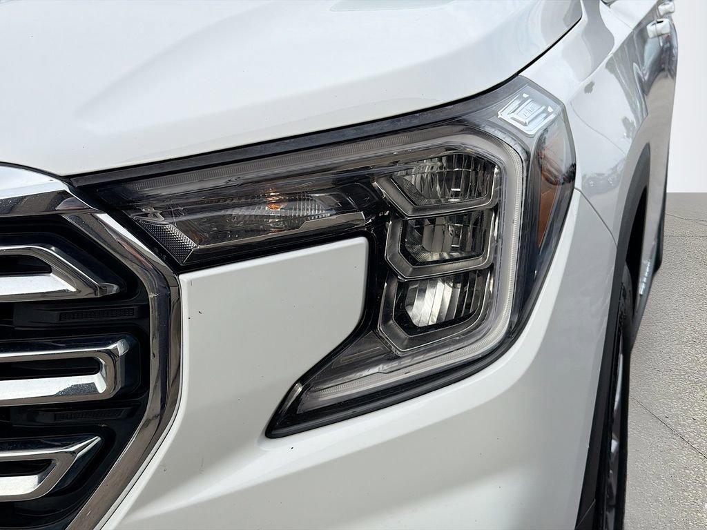 Used 2024 GMC Terrain SLT image 11
