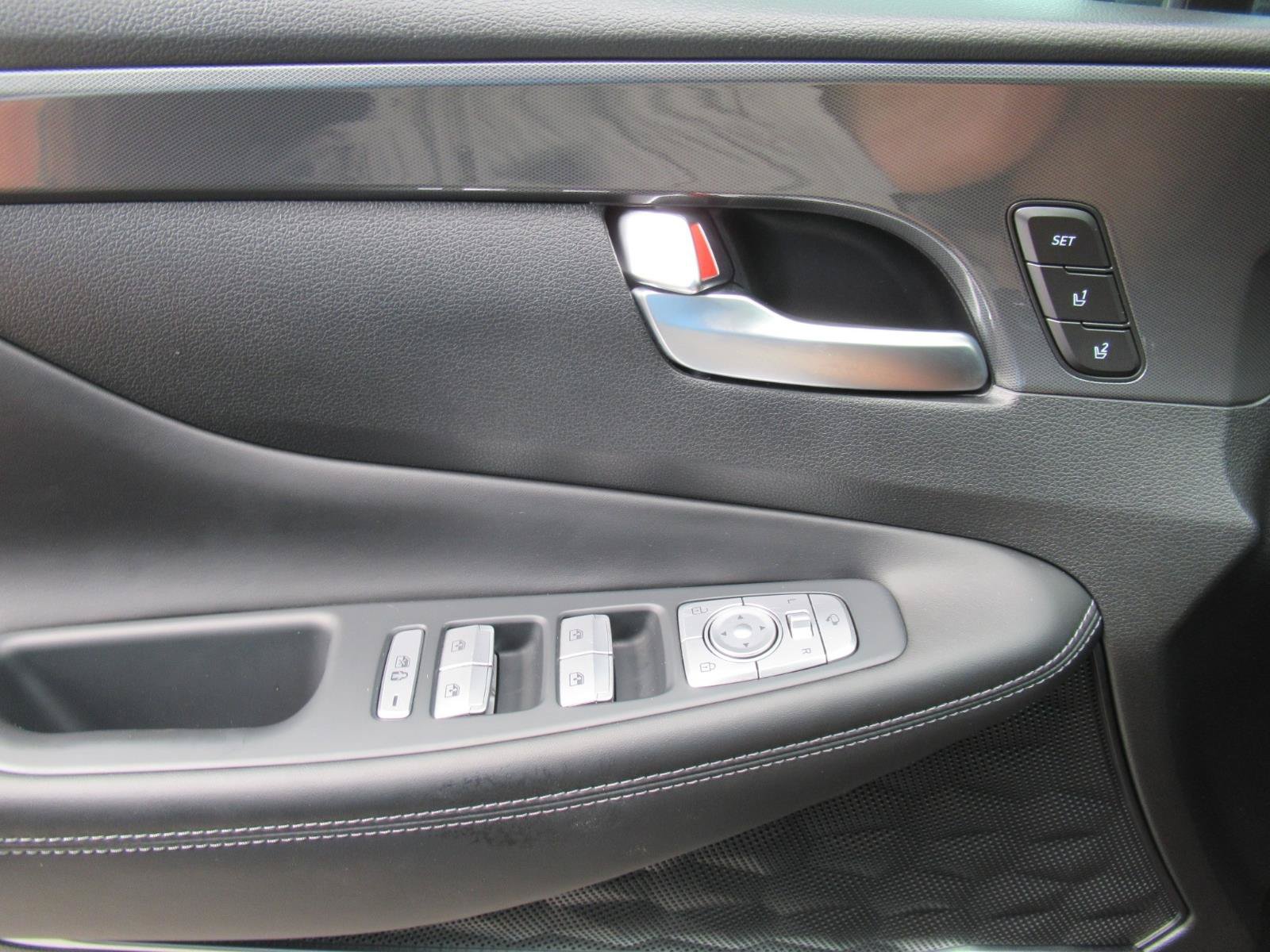 Used 2023 Hyundai Santa Fe Calligraphy FWD image 20