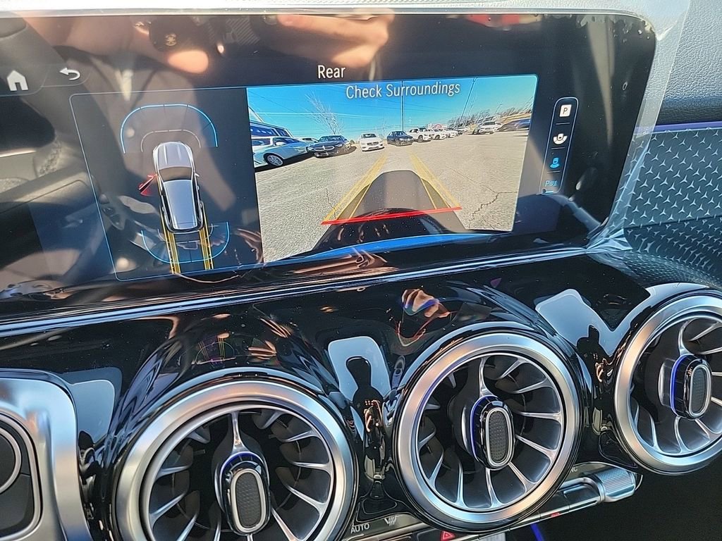 New 2025 Mercedes-Benz GLB 250 4MATIC image 19