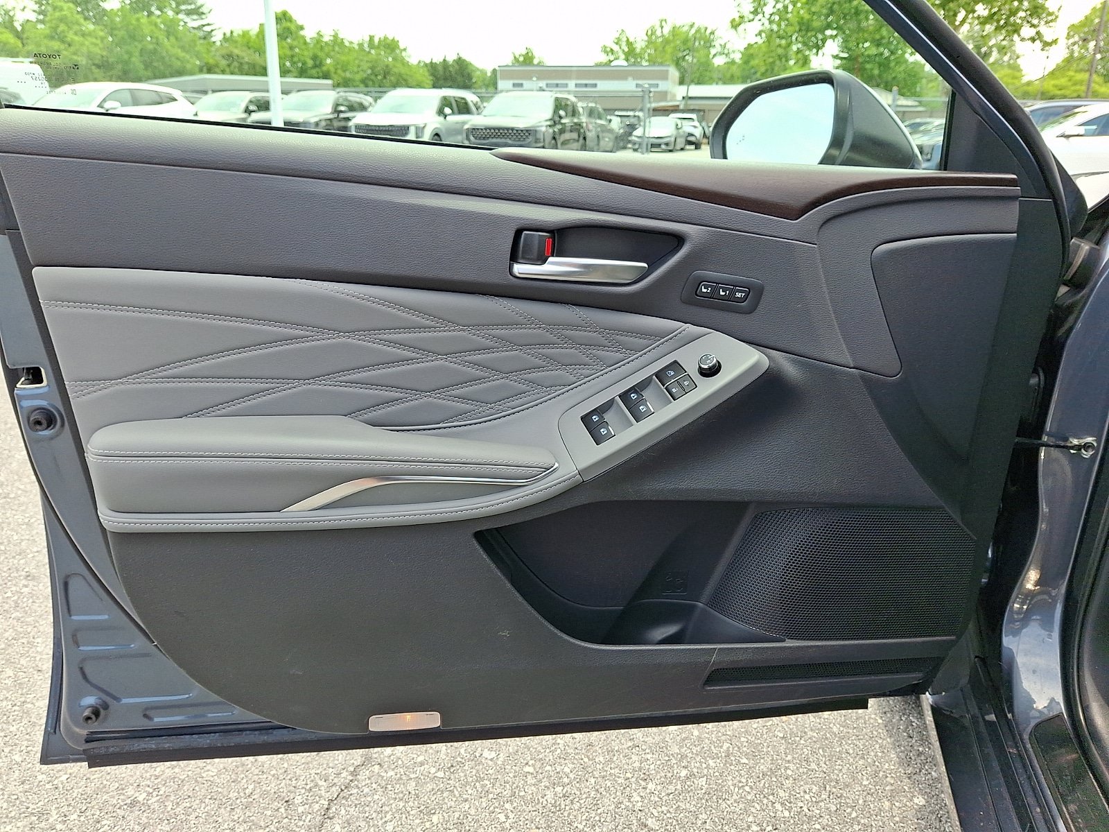 Used 2020 Toyota Avalon Limited w/ Advanced Safety Package FWD image 15