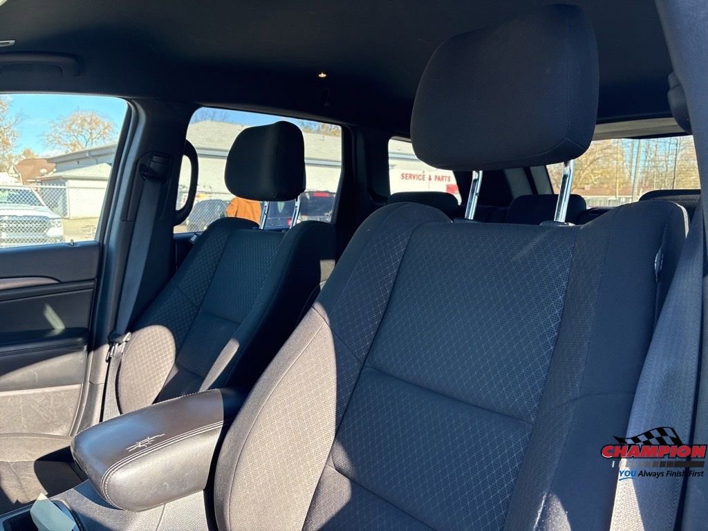 Used 2018 Jeep Grand Cherokee Laredo image 21