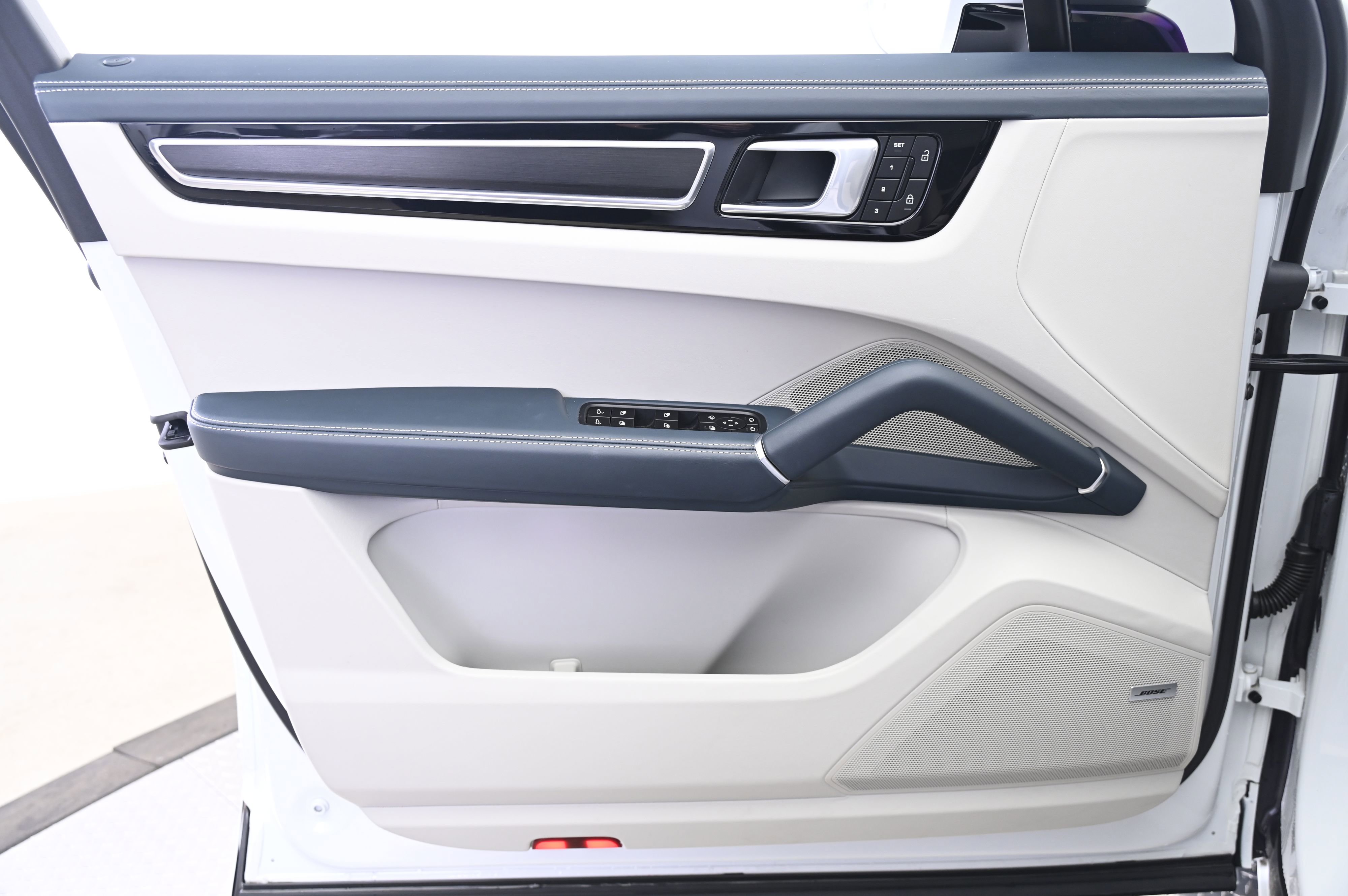 Used 2022 Porsche Cayenne GTS image 26