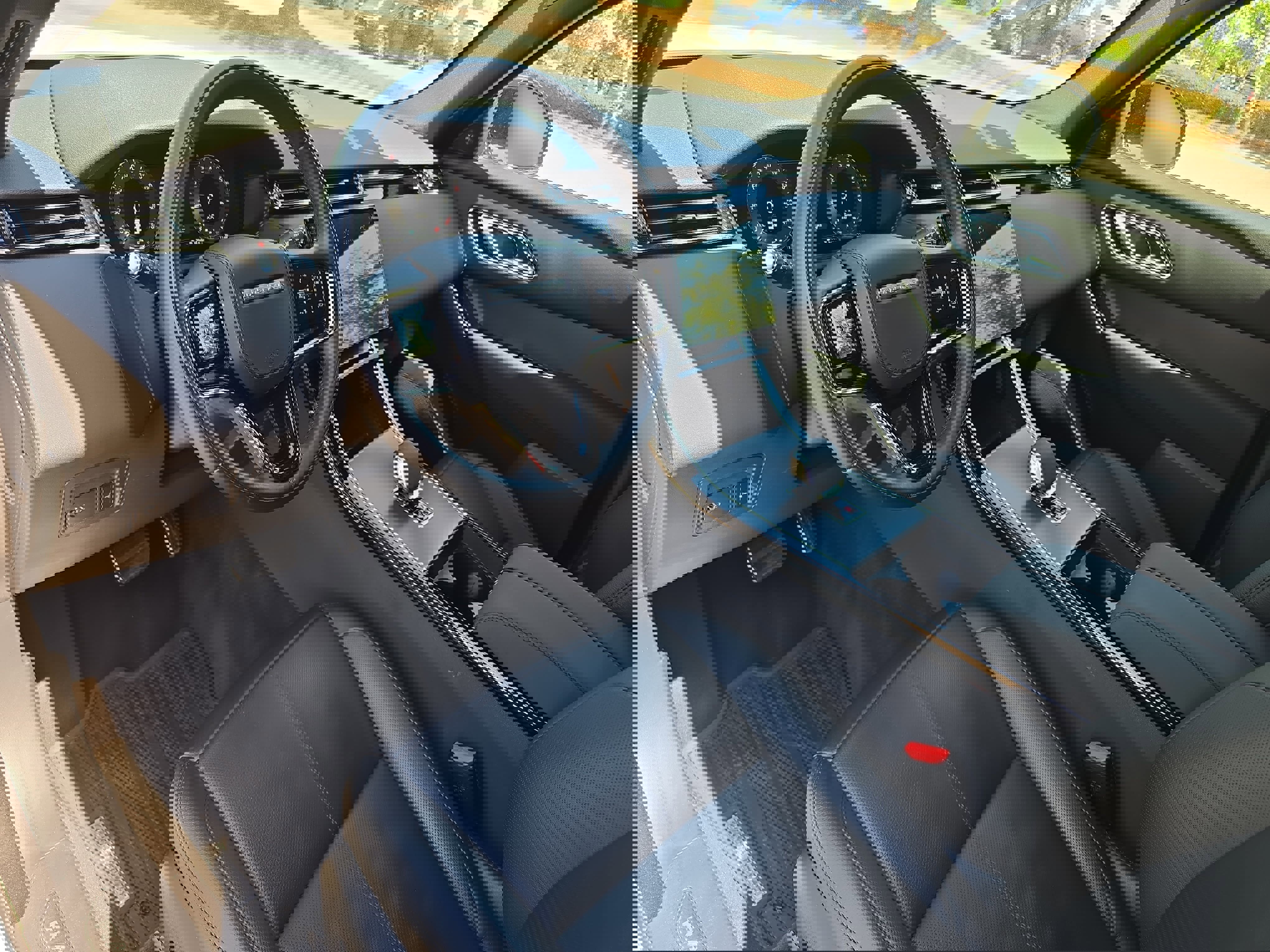 Certified 2025 Land Rover Range Rover Velar Dynamic SE AWD/4WD image 16