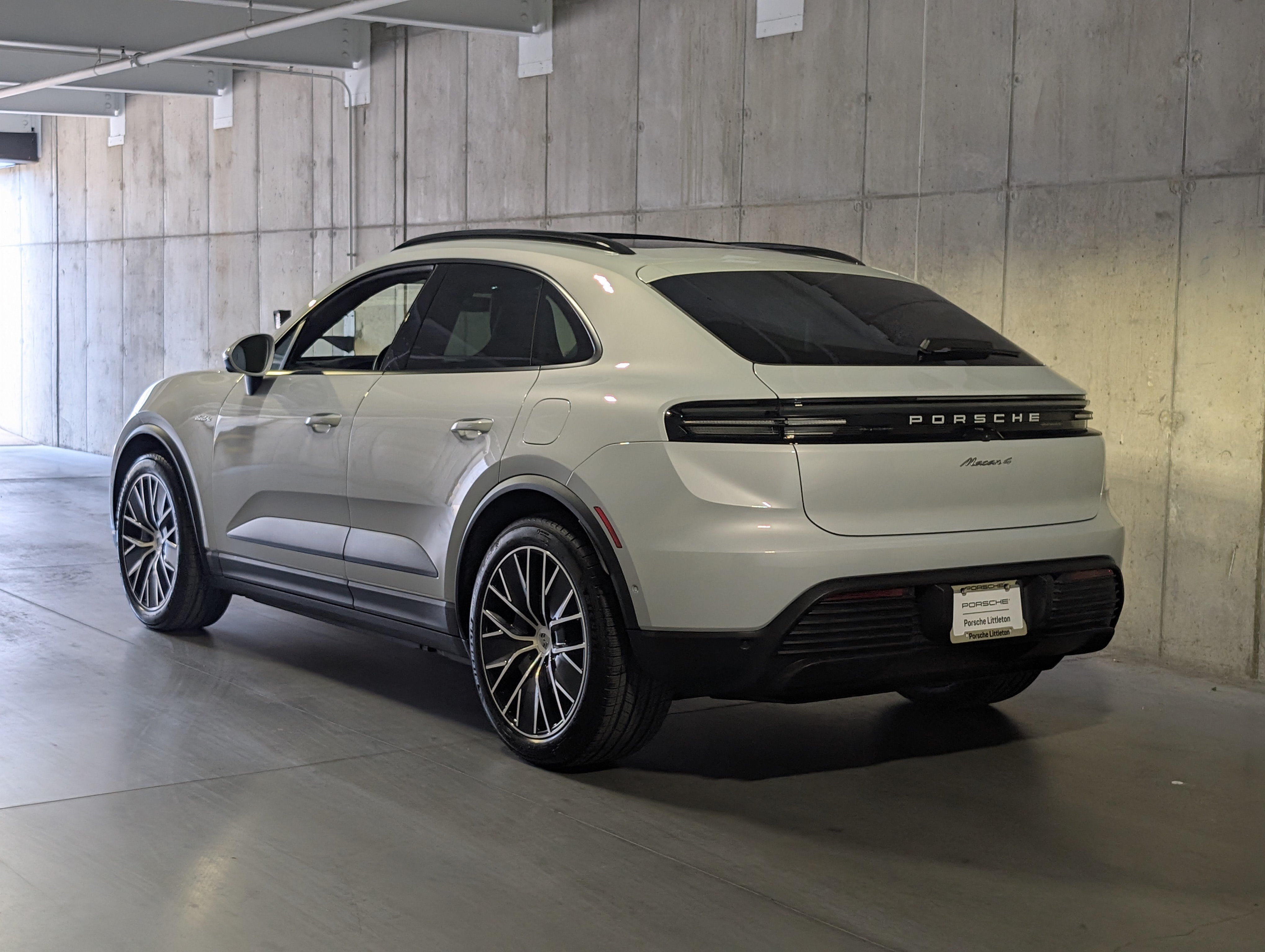 New 2026 Porsche Macan 4 Electric AWD/4WD image 3