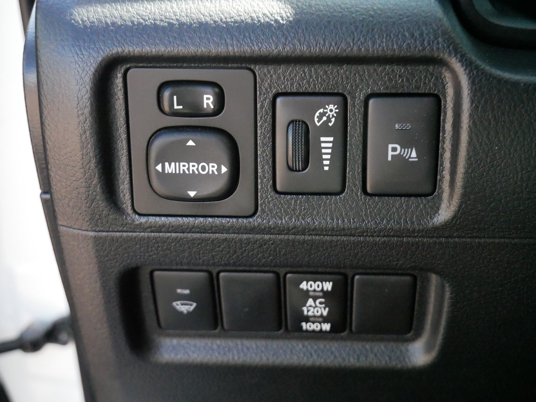 Used 2018 Toyota 4Runner Limited AWD/4WD image 23