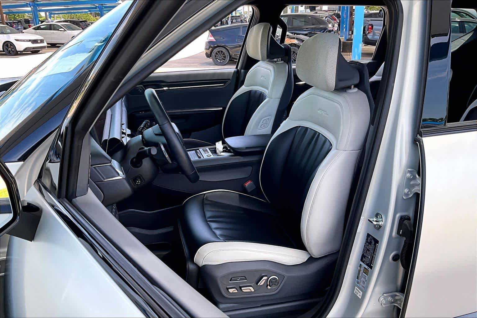Used 2024 Kia EV9 GT-Line AWD/4WD image 8