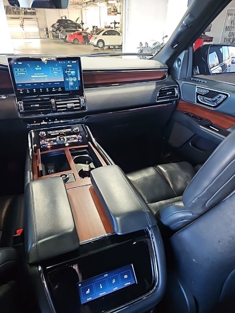 Used 2023 Lincoln Navigator Reserve AWD/4WD image 26