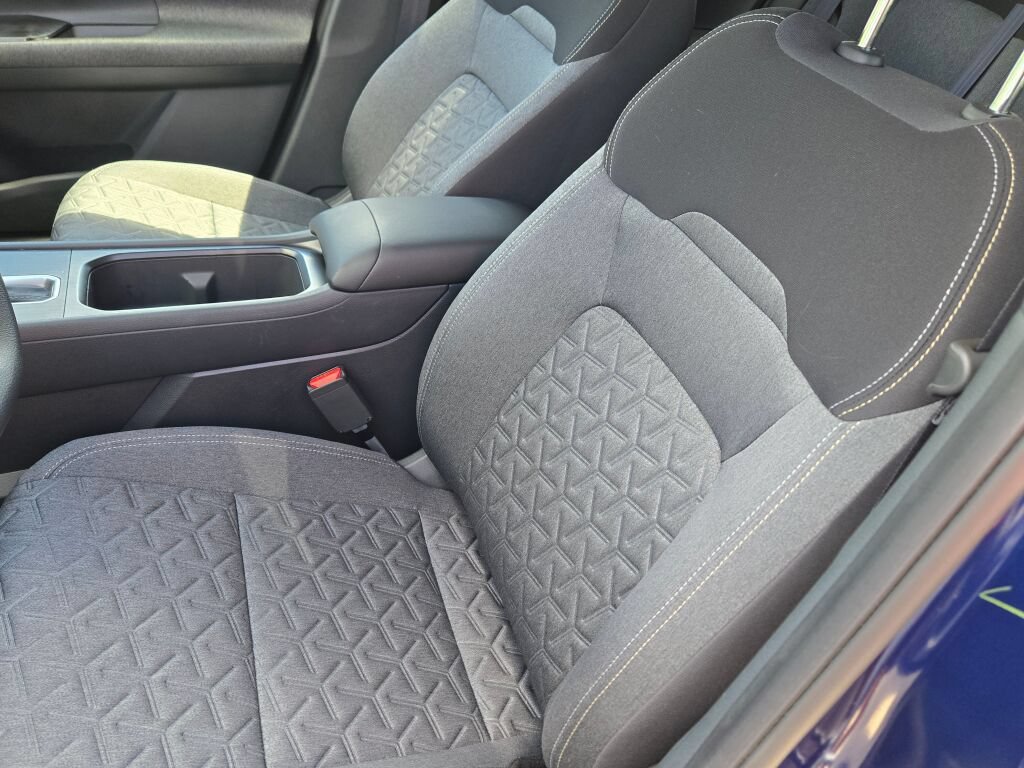 Used 2026 Nissan Kicks SV w/ SV Premium Package AWD/4WD image 5