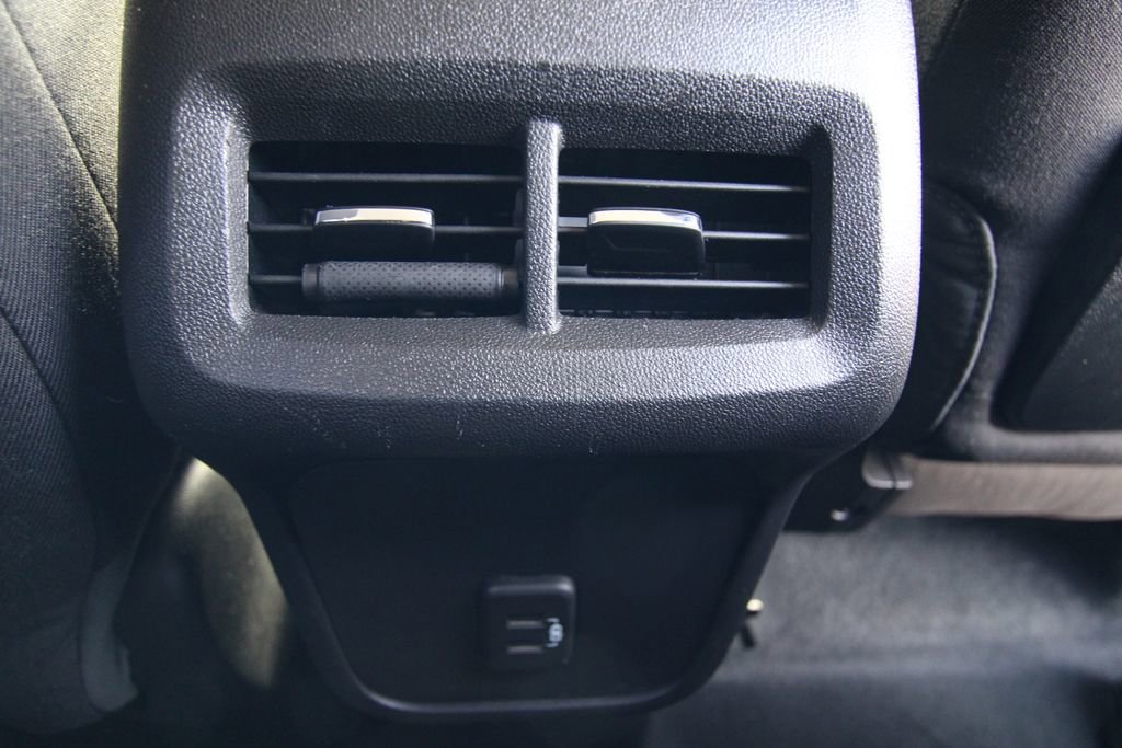 Used 2024 GMC Terrain SLE image 35