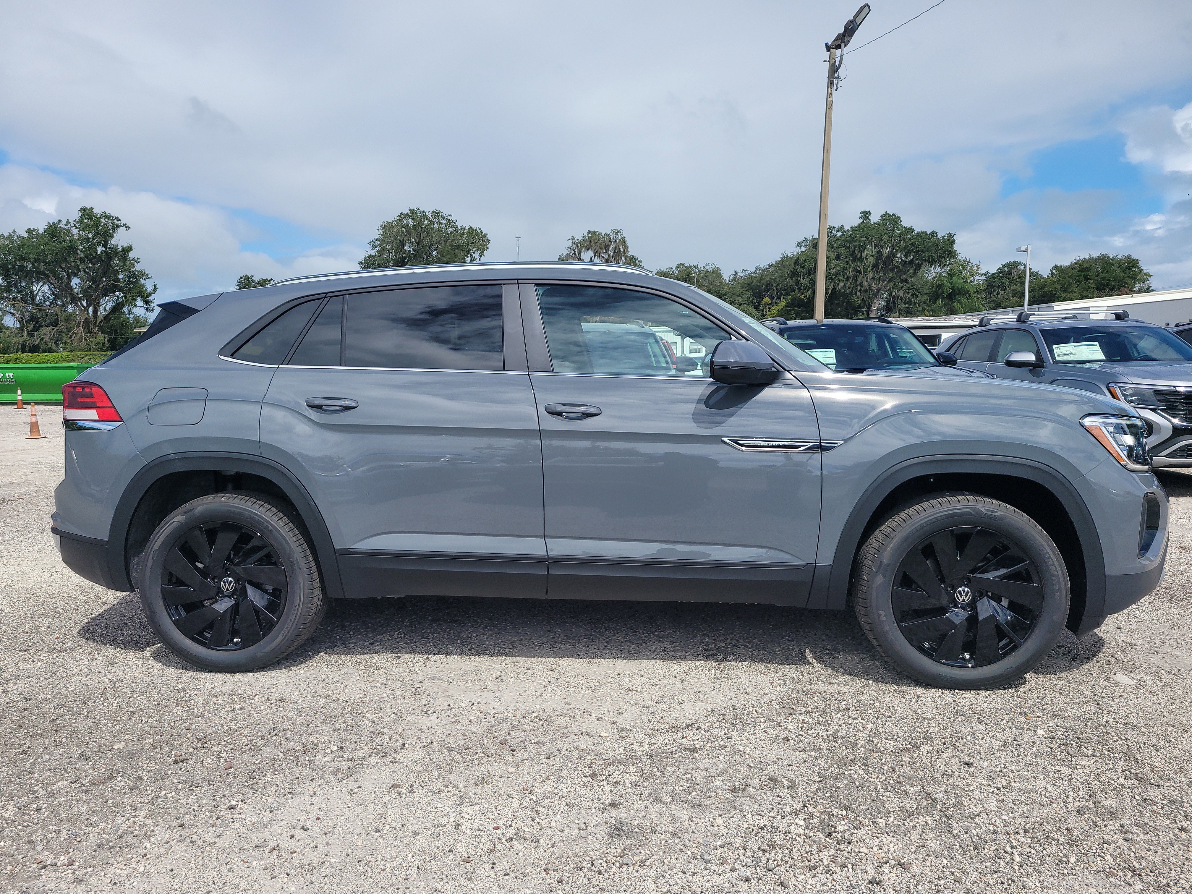 New 2026 Volkswagen Atlas Cross Sport SE image 4