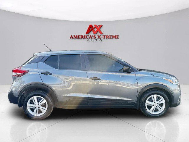 Used 2020 Nissan Kicks S image 6