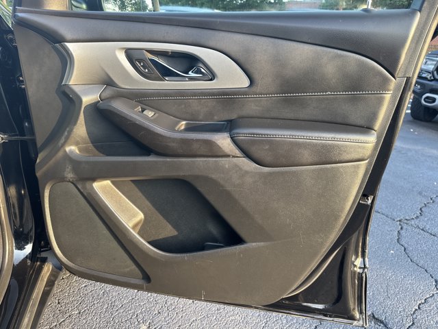 Used 2022 Chevrolet Traverse LT FWD image 16