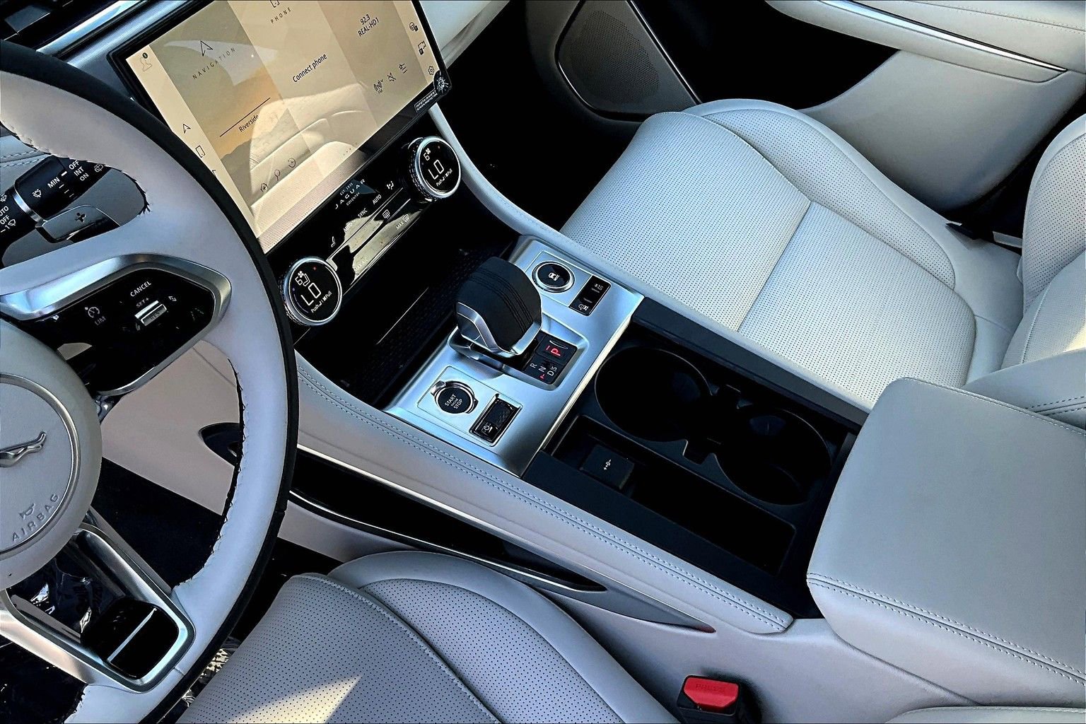 New 2026 Jaguar F-PACE R-Dynamic S image 8