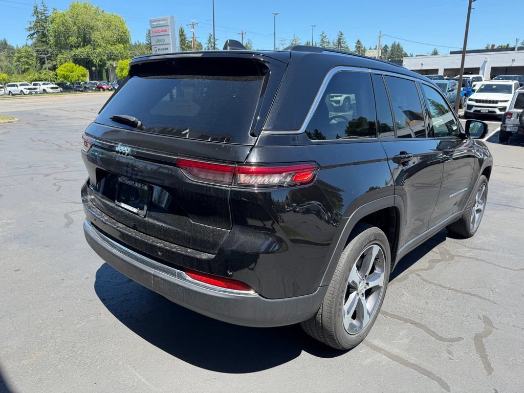 Used 2023 Jeep Grand Cherokee 4WD 4xe w/ Luxury Tech Group II image 4