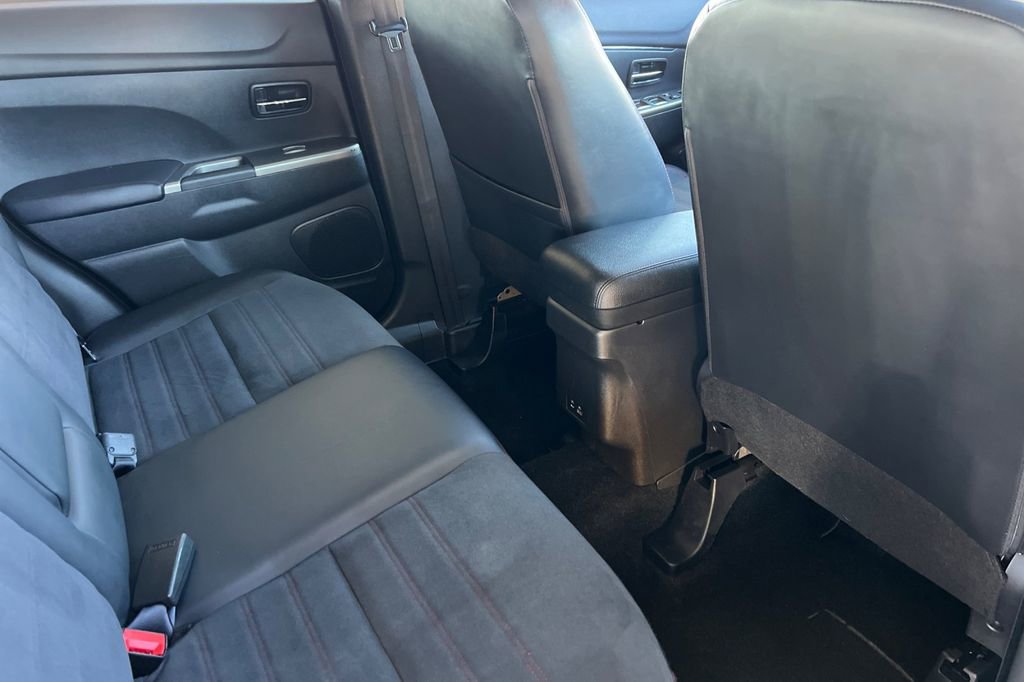 Used 2024 Mitsubishi Outlander Sport AWD image 23