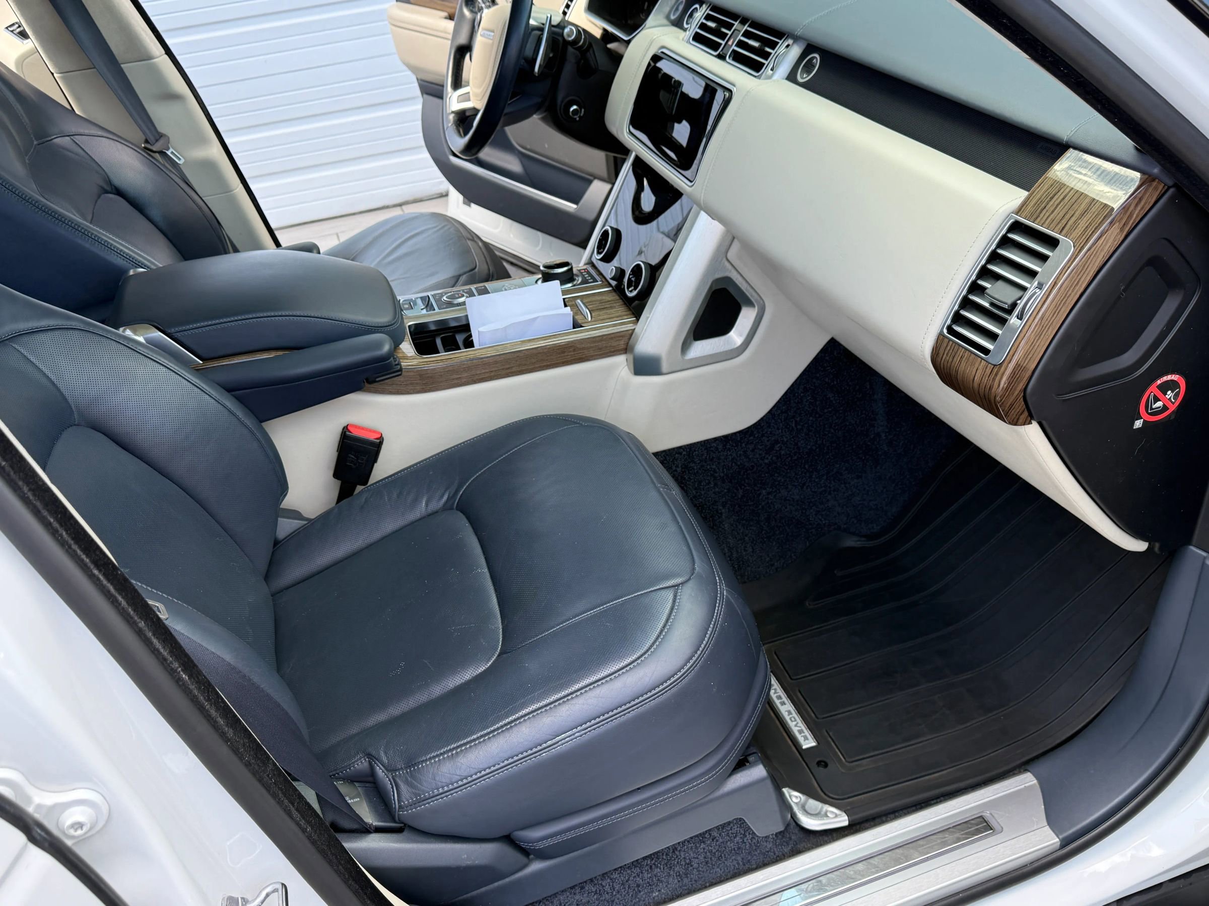 Used 2018 Land Rover Range Rover Autobiography image 20