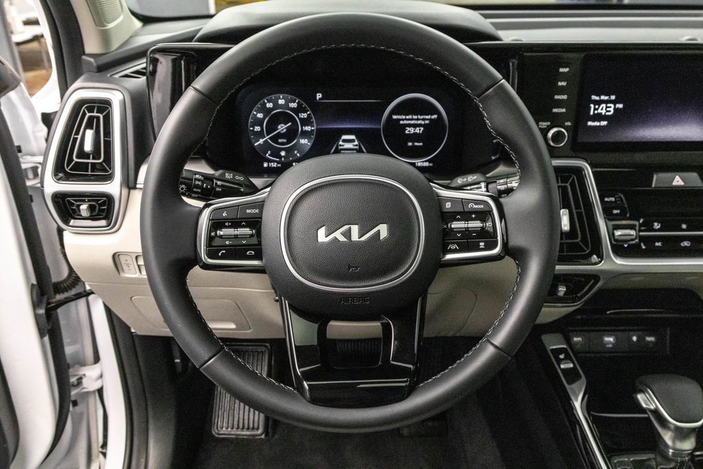 Used 2023 Kia Sorento SX image 18