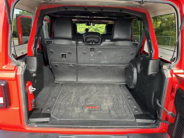 Used 2022 Jeep Wrangler Unlimited Sahara AWD/4WD image 30