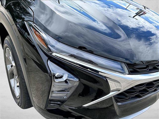 Used 2025 Chevrolet Trax LT FWD image 30