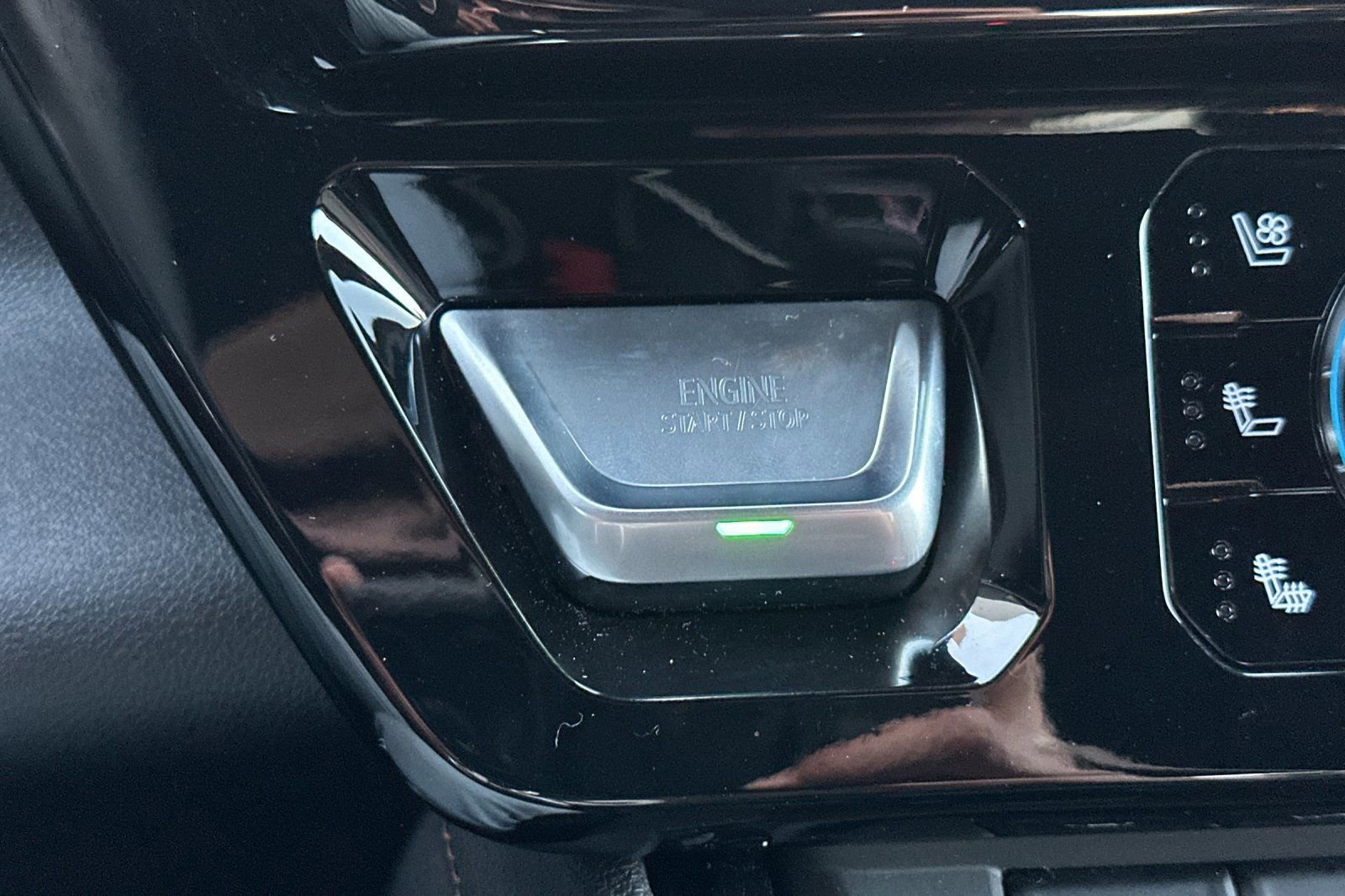 Certified 2025 GMC Sierra 1500 AT4 image 23