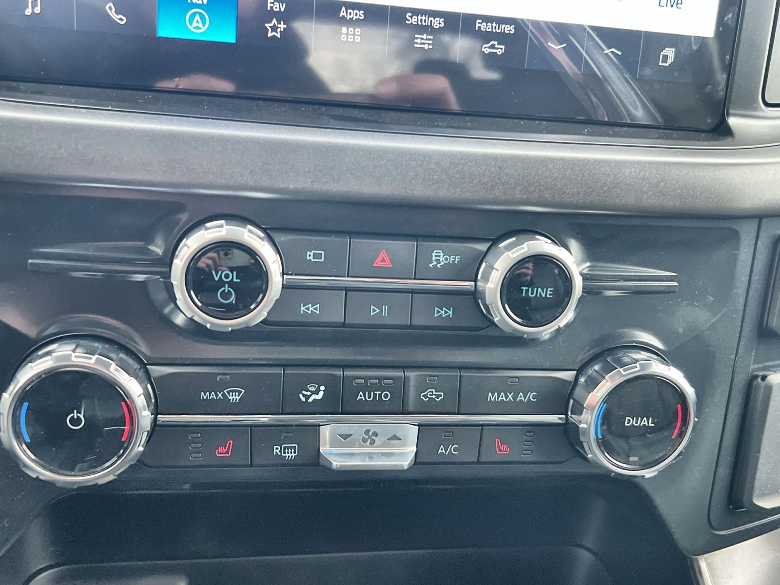 New 2025 Ford F150 Lightning XLT image 21