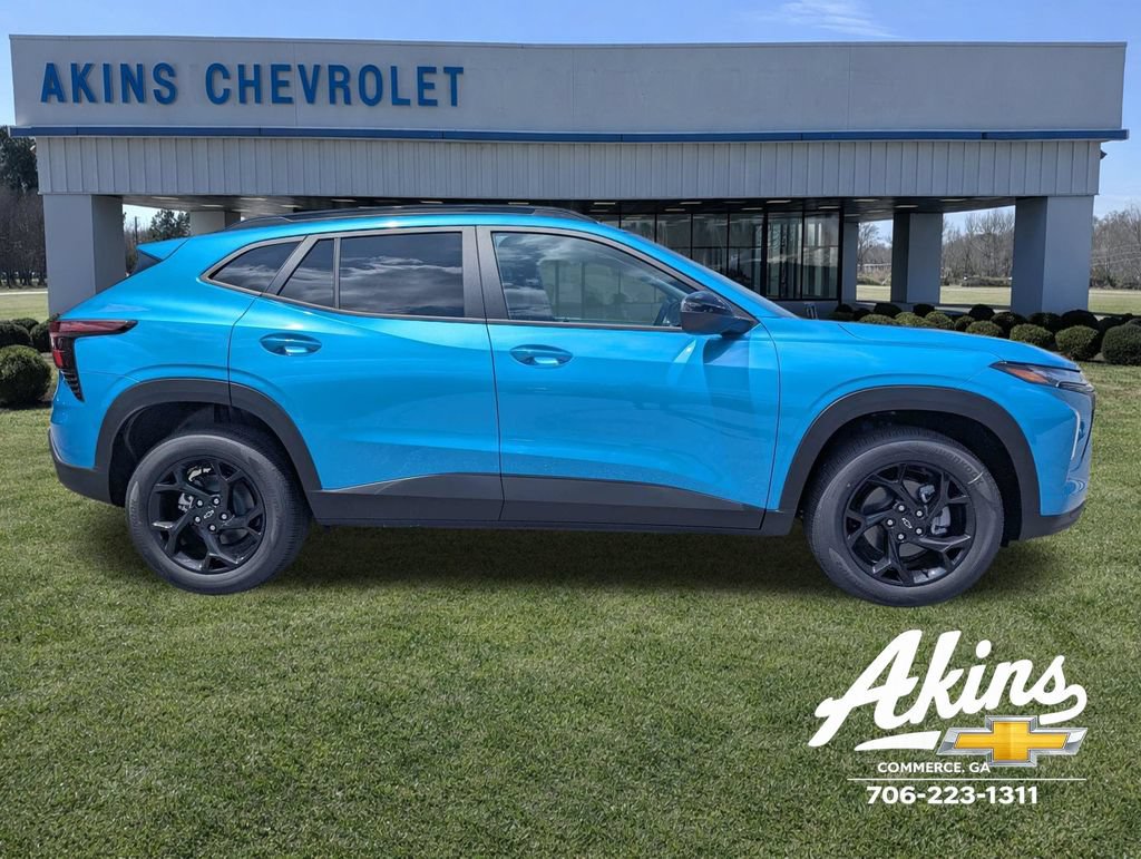 New 2026 Chevrolet Trax LT w/ Sunroof Package FWD image 3
