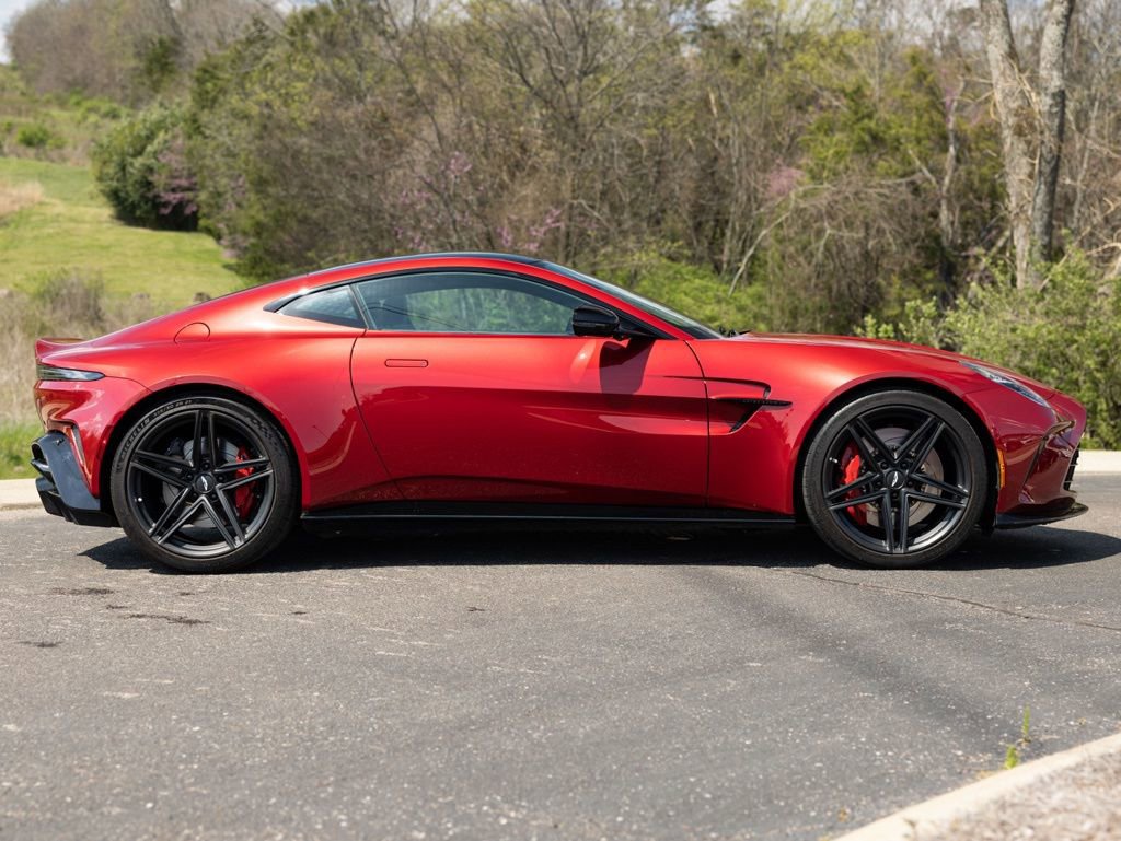 Used 2025 Aston Martin V8 Vantage Coupe image 8