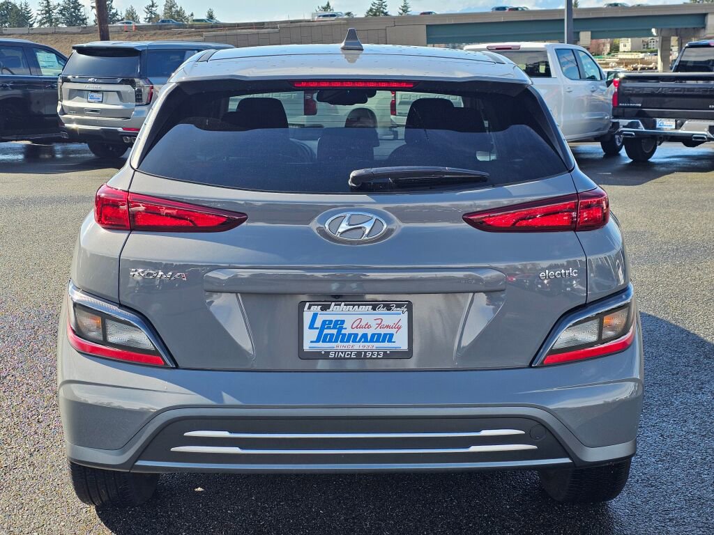 Used 2023 Hyundai Kona SE image 6